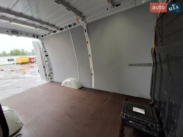 Белый Ивеко Дейли, объемом двигателя 2.3 л и пробегом 300 тыс. км за 21000 $, фото 25 на Automoto.ua