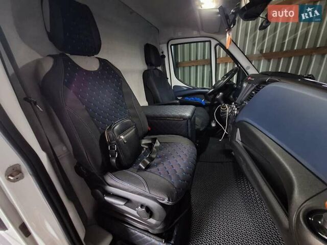 Белый Ивеко Дейли, объемом двигателя 2.3 л и пробегом 300 тыс. км за 21000 $, фото 31 на Automoto.ua