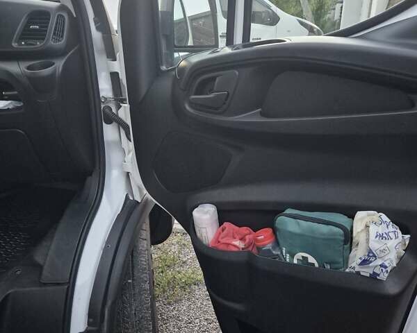 Білий Івеко Дейлі, об'ємом двигуна 2.3 л та пробігом 261 тис. км за 19000 $, фото 13 на Automoto.ua
