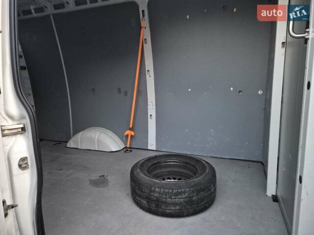 Білий Івеко Дейлі, об'ємом двигуна 2.3 л та пробігом 261 тис. км за 19000 $, фото 15 на Automoto.ua