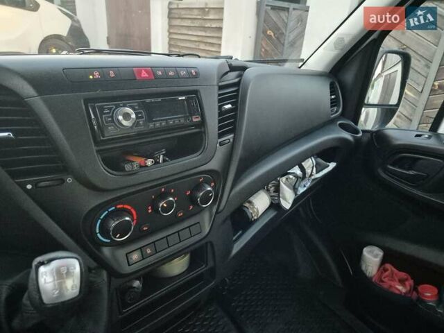 Білий Івеко Дейлі, об'ємом двигуна 2.3 л та пробігом 261 тис. км за 19000 $, фото 7 на Automoto.ua