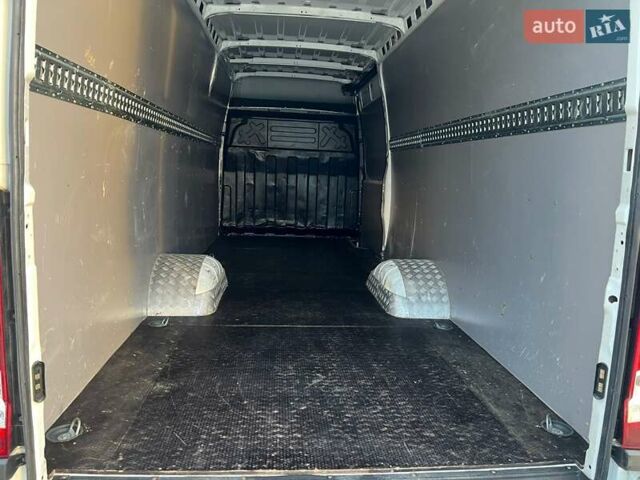 Белый Ивеко Дейли, объемом двигателя 3 л и пробегом 301 тыс. км за 27500 $, фото 36 на Automoto.ua