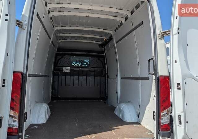 Белый Ивеко Дейли, объемом двигателя 2.3 л и пробегом 85 тыс. км за 29719 $, фото 5 на Automoto.ua