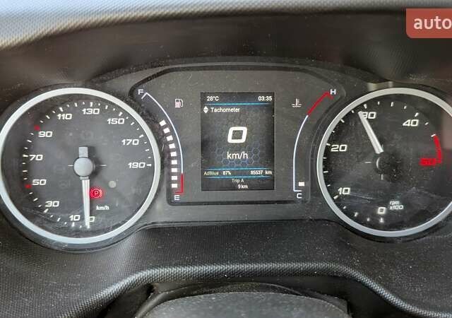 Белый Ивеко Дейли, объемом двигателя 2.3 л и пробегом 85 тыс. км за 29719 $, фото 9 на Automoto.ua