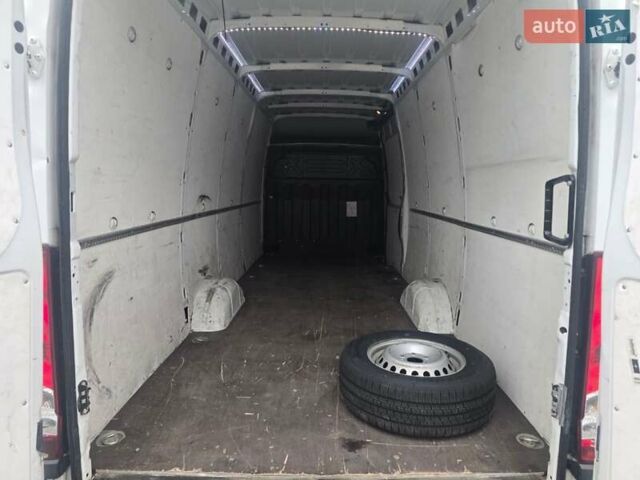 Белый Ивеко Дейли, объемом двигателя 2.3 л и пробегом 220 тыс. км за 23999 $, фото 34 на Automoto.ua