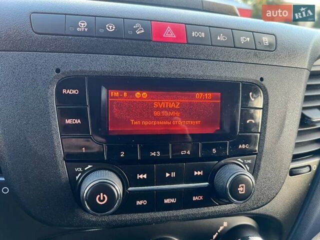 Белый Ивеко Дейли, объемом двигателя 3 л и пробегом 301 тыс. км за 27500 $, фото 54 на Automoto.ua