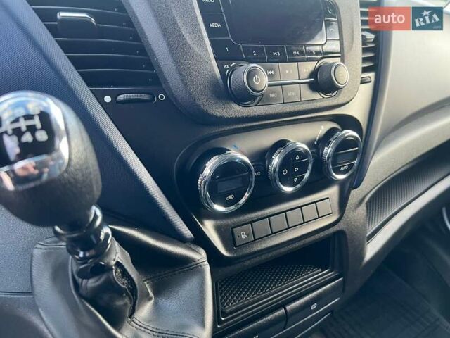 Белый Ивеко Дейли, объемом двигателя 3 л и пробегом 301 тыс. км за 27500 $, фото 44 на Automoto.ua