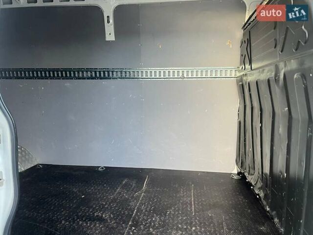 Белый Ивеко Дейли, объемом двигателя 3 л и пробегом 301 тыс. км за 27500 $, фото 38 на Automoto.ua