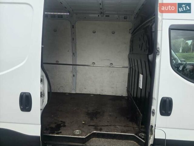 Белый Ивеко Дейли, объемом двигателя 2.3 л и пробегом 220 тыс. км за 24999 $, фото 39 на Automoto.ua