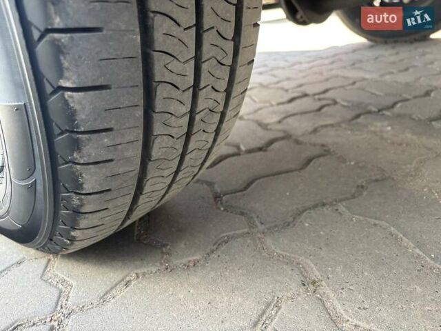 Білий Івеко Дейлі, об'ємом двигуна 3 л та пробігом 257 тис. км за 27500 $, фото 6 на Automoto.ua