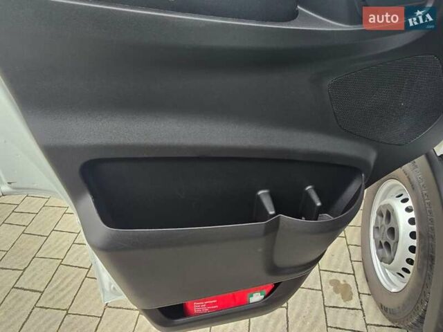 Белый Ивеко Дейли, объемом двигателя 2.3 л и пробегом 220 тыс. км за 24999 $, фото 25 на Automoto.ua