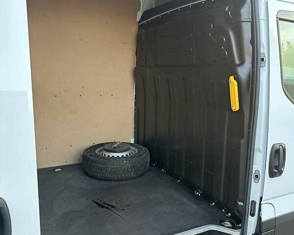 Белый Ивеко Дейли, объемом двигателя 0 л и пробегом 42 тыс. км за 26500 $, фото 14 на Automoto.ua