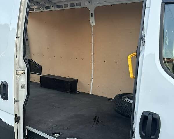 Белый Ивеко Дейли, объемом двигателя 0 л и пробегом 42 тыс. км за 26500 $, фото 13 на Automoto.ua