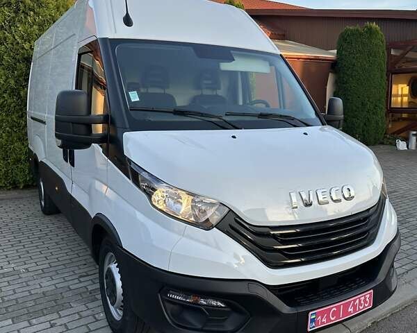 Белый Ивеко Дейли, объемом двигателя 0 л и пробегом 42 тыс. км за 26500 $, фото 2 на Automoto.ua