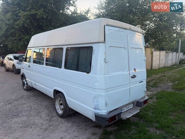 Белый Ивеко Дейли, объемом двигателя 2.5 л и пробегом 300 тыс. км за 3200 $, фото 4 на Automoto.ua