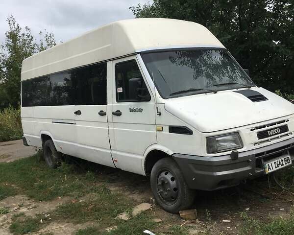 Белый Ивеко Дейли, объемом двигателя 2.8 л и пробегом 400 тыс. км за 2000 $, фото 1 на Automoto.ua
