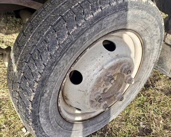 Белый Ивеко Дейли, объемом двигателя 2.8 л и пробегом 100 тыс. км за 2300 $, фото 4 на Automoto.ua