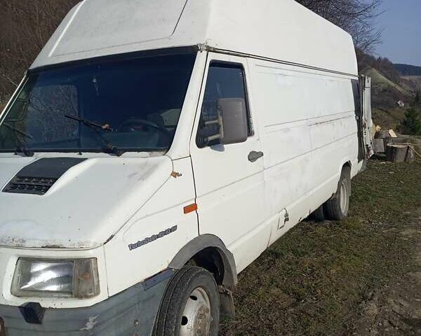Белый Ивеко Дейли, объемом двигателя 2.8 л и пробегом 100 тыс. км за 2300 $, фото 1 на Automoto.ua