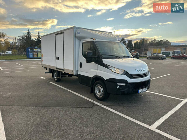 Белый Ивеко Дейли, объемом двигателя 2.3 л и пробегом 271 тыс. км за 18500 $, фото 3 на Automoto.ua