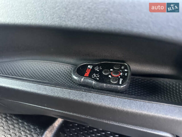 Белый Ивеко Дейли, объемом двигателя 2.3 л и пробегом 271 тыс. км за 18500 $, фото 21 на Automoto.ua