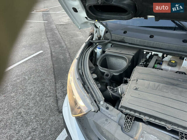 Белый Ивеко Дейли, объемом двигателя 2.3 л и пробегом 271 тыс. км за 18500 $, фото 25 на Automoto.ua