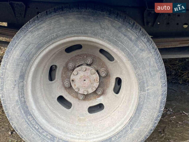 Белый Ивеко Дейли, объемом двигателя 2.8 л и пробегом 380 тыс. км за 2600 $, фото 7 на Automoto.ua