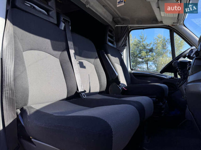Білий Івеко Дейлі, об'ємом двигуна 3 л та пробігом 329 тис. км за 19000 $, фото 2 на Automoto.ua