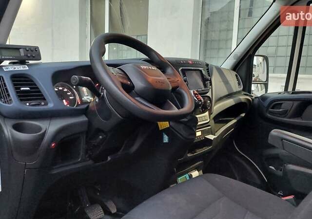 Білий Івеко Дейлі, об'ємом двигуна 2.29 л та пробігом 70 тис. км за 35555 $, фото 1 на Automoto.ua