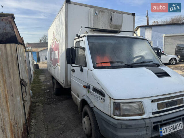 Білий Івеко Дейлі, об'ємом двигуна 2.5 л та пробігом 500 тис. км за 3300 $, фото 2 на Automoto.ua