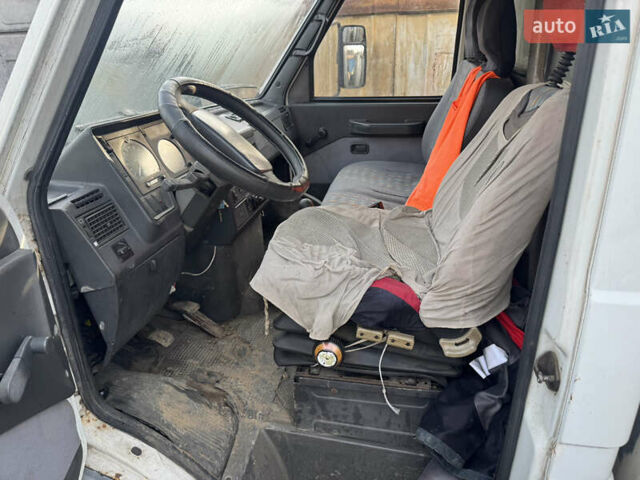 Білий Івеко Дейлі, об'ємом двигуна 2.5 л та пробігом 500 тис. км за 3300 $, фото 3 на Automoto.ua