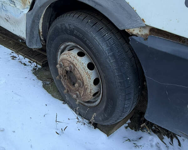 Белый Ивеко Дейли, объемом двигателя 2.8 л и пробегом 475 тыс. км за 3100 $, фото 1 на Automoto.ua