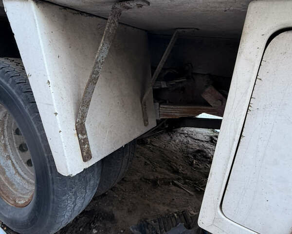 Белый Ивеко Дейли, объемом двигателя 2.8 л и пробегом 475 тыс. км за 3100 $, фото 2 на Automoto.ua