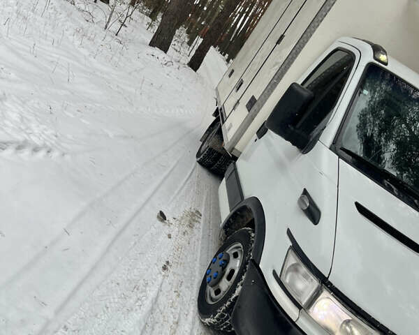 Белый Ивеко Дейли, объемом двигателя 2.29 л и пробегом 420 тыс. км за 11900 $, фото 3 на Automoto.ua