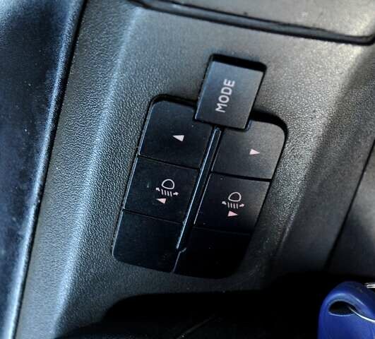 Білий Івеко Дейлі, об'ємом двигуна 2.29 л та пробігом 400 тис. км за 7999 $, фото 29 на Automoto.ua