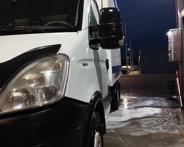 Белый Ивеко Дейли, объемом двигателя 2.29 л и пробегом 330 тыс. км за 11800 $, фото 10 на Automoto.ua