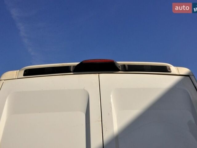 Білий Івеко Дейлі, об'ємом двигуна 2.29 л та пробігом 400 тис. км за 7999 $, фото 15 на Automoto.ua