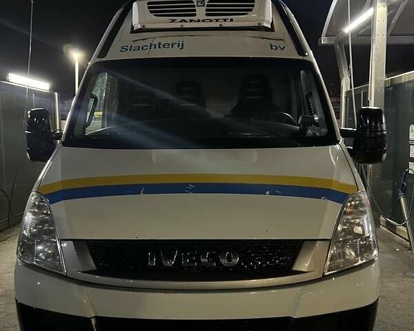 Білий Івеко Дейлі, об'ємом двигуна 2.8 л та пробігом 356 тис. км за 12300 $, фото 2 на Automoto.ua