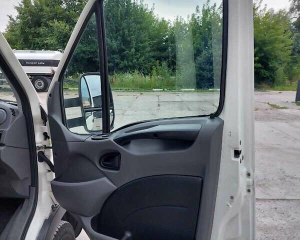 Белый Ивеко Дейли, объемом двигателя 3 л и пробегом 325 тыс. км за 21000 $, фото 17 на Automoto.ua