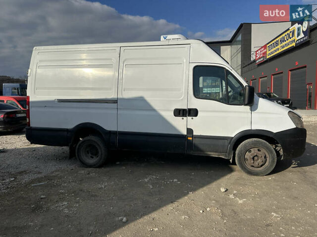 Белый Ивеко Дейли, объемом двигателя 3 л и пробегом 400 тыс. км за 8300 $, фото 2 на Automoto.ua