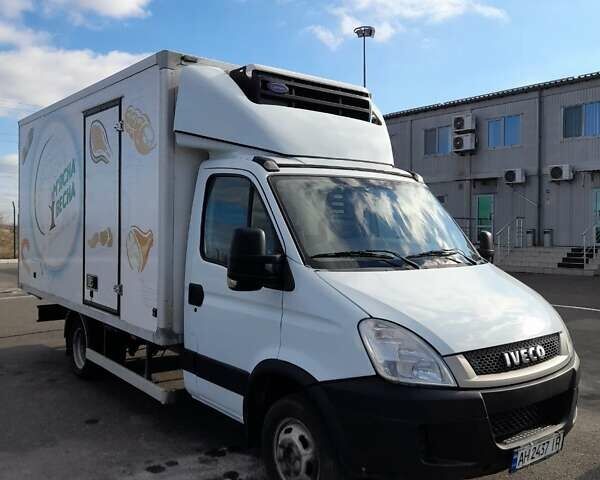 Белый Ивеко Дейли, объемом двигателя 3 л и пробегом 800 тыс. км за 14000 $, фото 1 на Automoto.ua