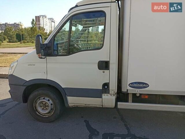 Белый Ивеко Дейли, объемом двигателя 2.29 л и пробегом 580 тыс. км за 13500 $, фото 3 на Automoto.ua
