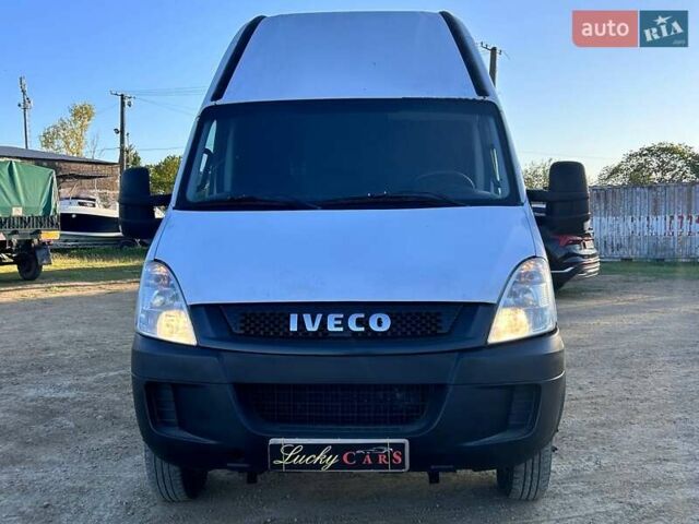 Белый Ивеко Дейли, объемом двигателя 3 л и пробегом 315 тыс. км за 21000 $, фото 1 на Automoto.ua