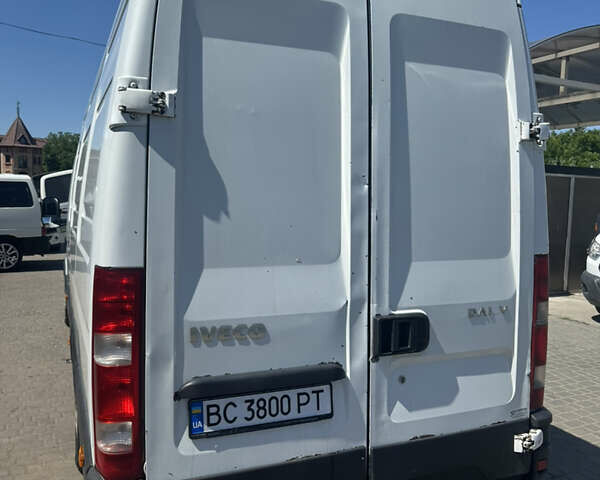 Белый Ивеко Дейли, объемом двигателя 3 л и пробегом 700 тыс. км за 11000 $, фото 6 на Automoto.ua