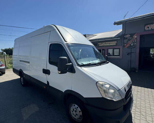 Белый Ивеко Дейли, объемом двигателя 3 л и пробегом 700 тыс. км за 11000 $, фото 2 на Automoto.ua