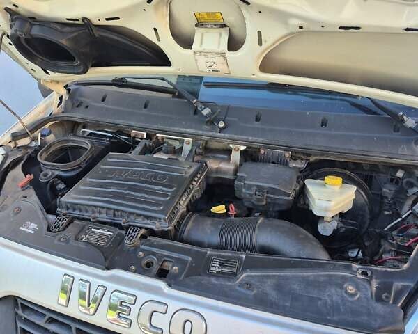 Білий Івеко Дейлі, об'ємом двигуна 3 л та пробігом 250 тис. км за 19500 $, фото 6 на Automoto.ua