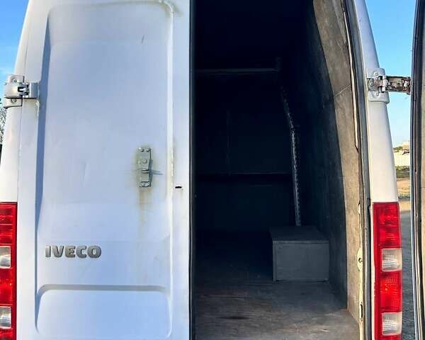 Белый Ивеко Дейли, объемом двигателя 3 л и пробегом 315 тыс. км за 21000 $, фото 24 на Automoto.ua