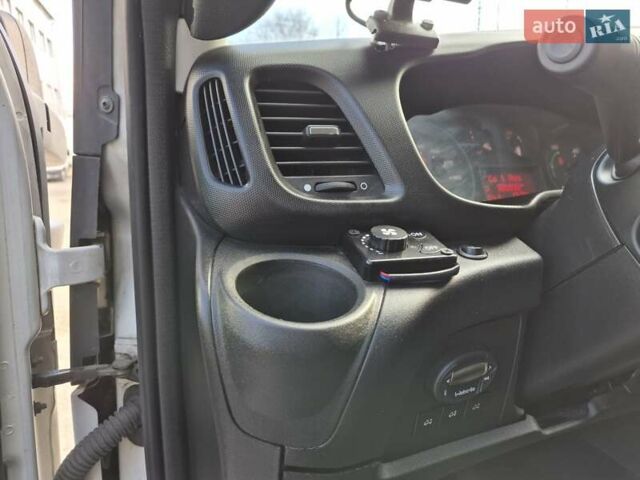 Білий Івеко Дейлі, об'ємом двигуна 3 л та пробігом 386 тис. км за 28200 $, фото 18 на Automoto.ua