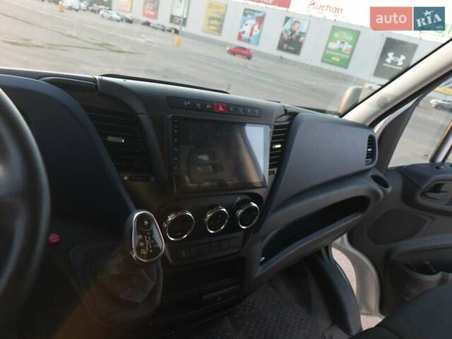 Белый Ивеко Дейли, объемом двигателя 2.29 л и пробегом 293 тыс. км за 24000 $, фото 3 на Automoto.ua