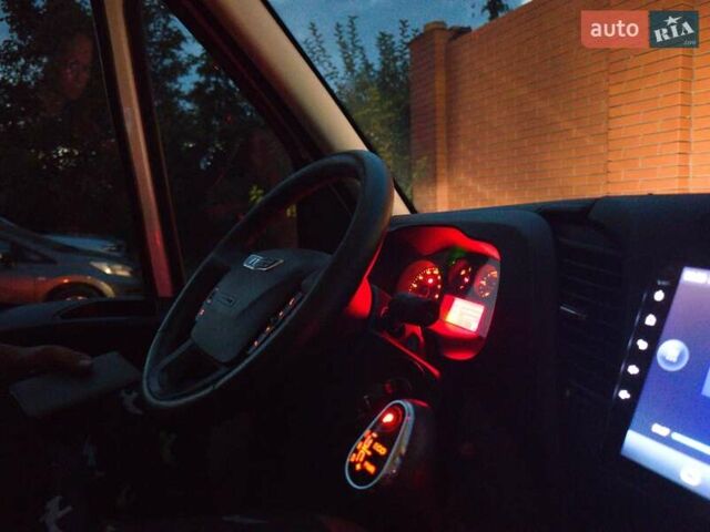 Белый Ивеко Дейли, объемом двигателя 2.29 л и пробегом 293 тыс. км за 24000 $, фото 16 на Automoto.ua