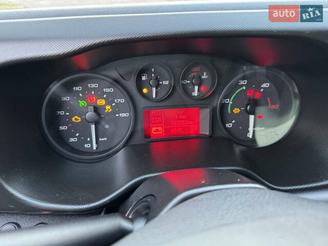 Білий Івеко Дейлі, об'ємом двигуна 3 л та пробігом 311 тис. км за 23800 $, фото 45 на Automoto.ua